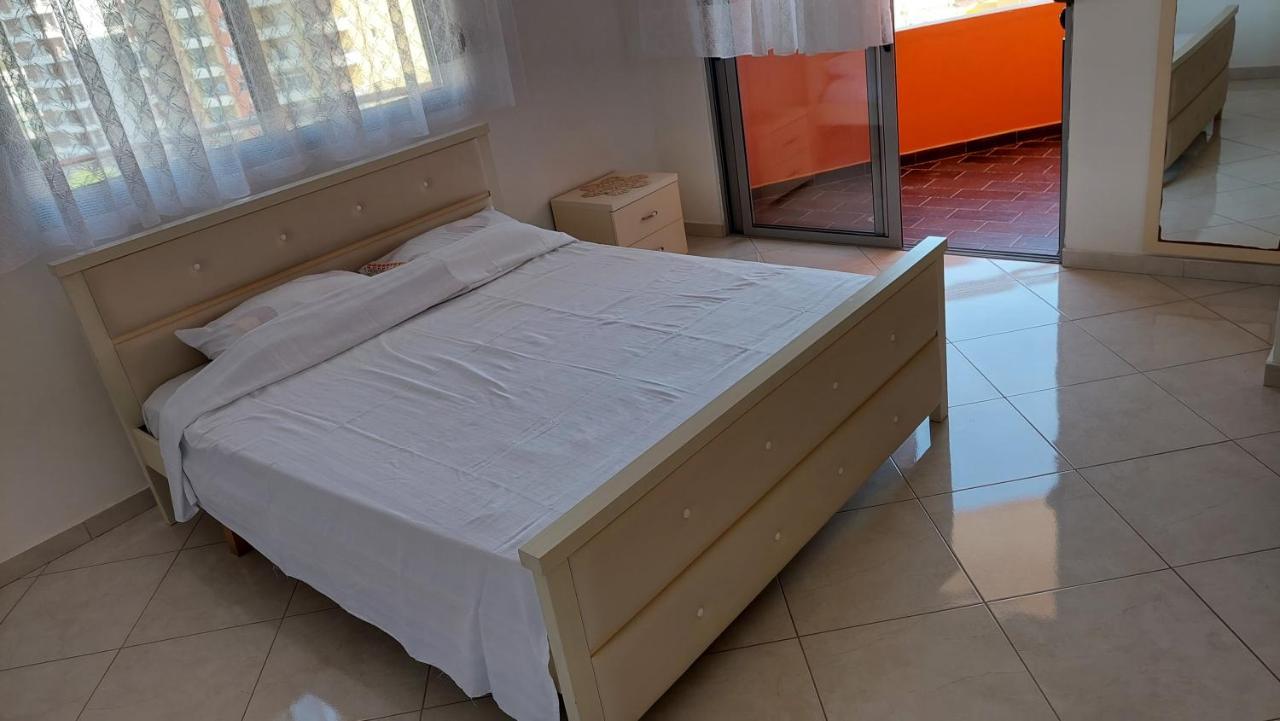 Sweetview 2-bedroom With 3 Balcony Seaview Appartamento Vlorë